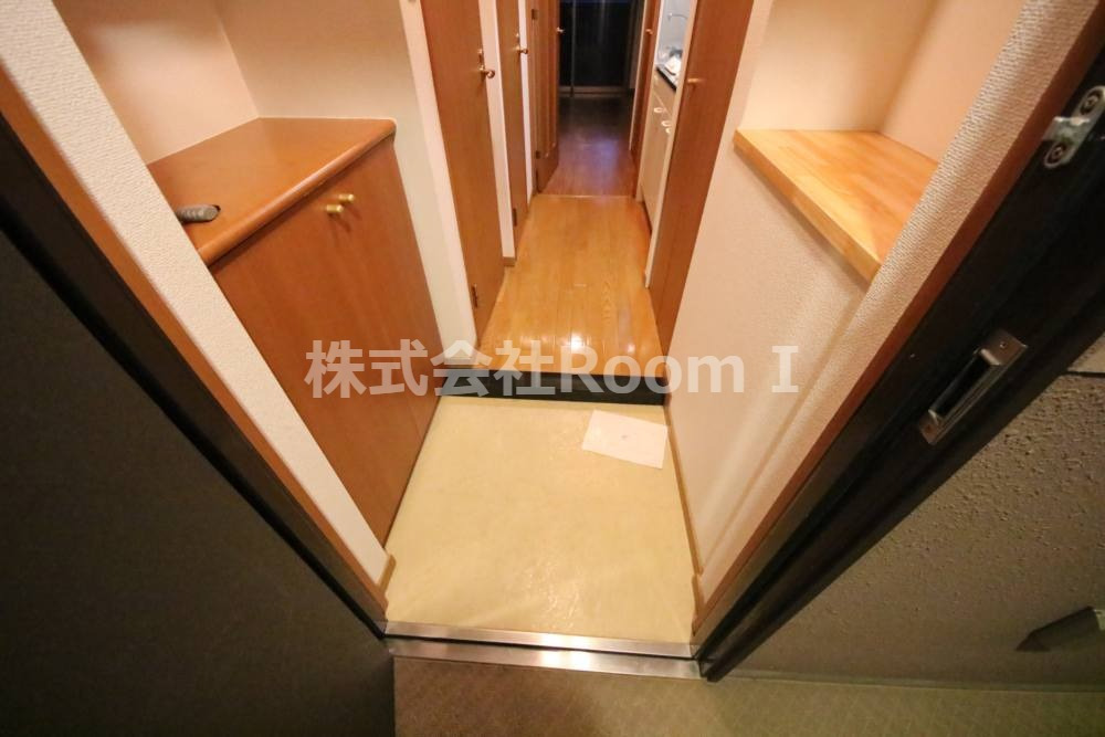 玄関　明るい玄関です 反転