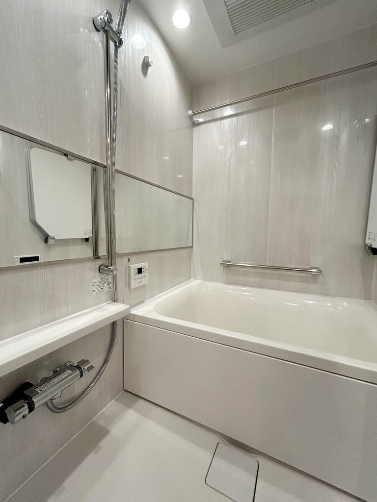 バス・シャワールーム　浴室