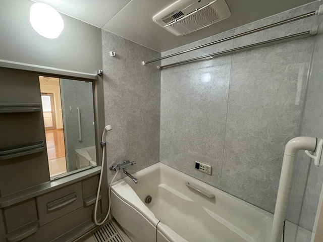 バス・シャワールーム　バス／シャワー