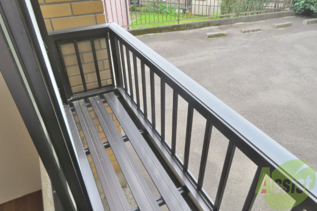 バルコニー　バルコニーがあるので洗濯物は外に干せそうですね～