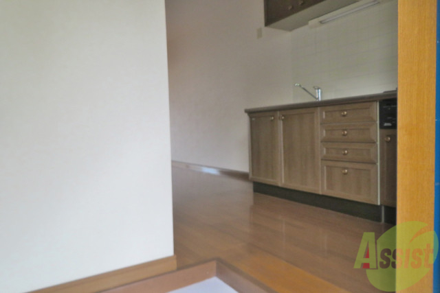 玄関　玄関から撮影しました。敷居が高くなくて安心ですね。