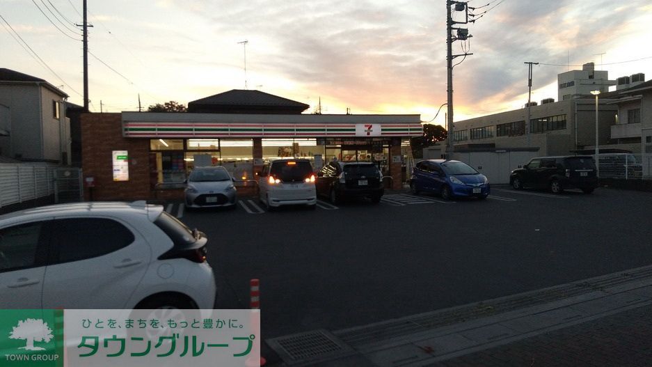 コンビニ　セブンイレブン久喜本町1丁目店（コンビニ）まで590m