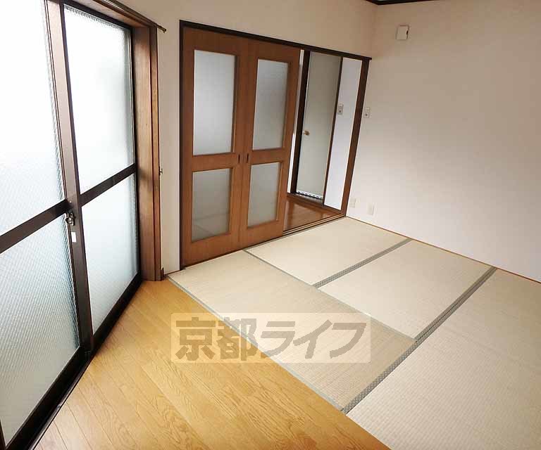 居室・リビング　素足でくつろげる畳のお部屋