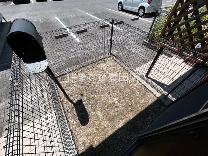 庭　同型別部屋写真