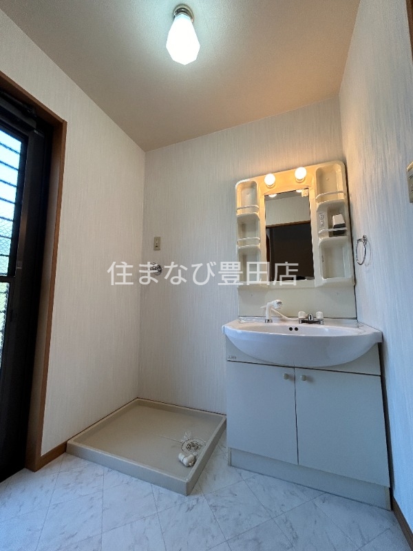 洗面設備　同型別部屋写真