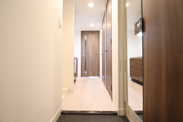 玄関　※別室の参考写真の為、現況優先です。