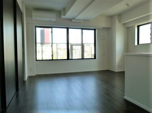 居室・リビング　※別部屋の参考写真です。