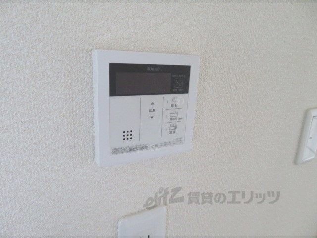 その他設備　給湯器リモコン