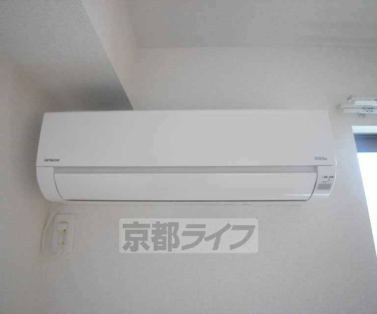 その他設備　リビングのエアコンです。