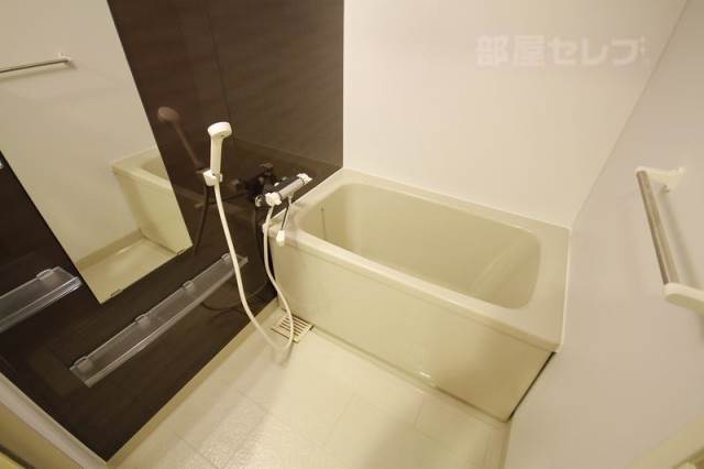 バス・シャワールーム　お部屋により内装が違う場合がございます。