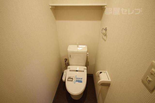 トイレ　お部屋により内装が違う場合がございます。