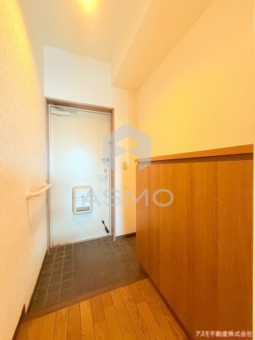 玄関　同マンション別部屋　参考写真