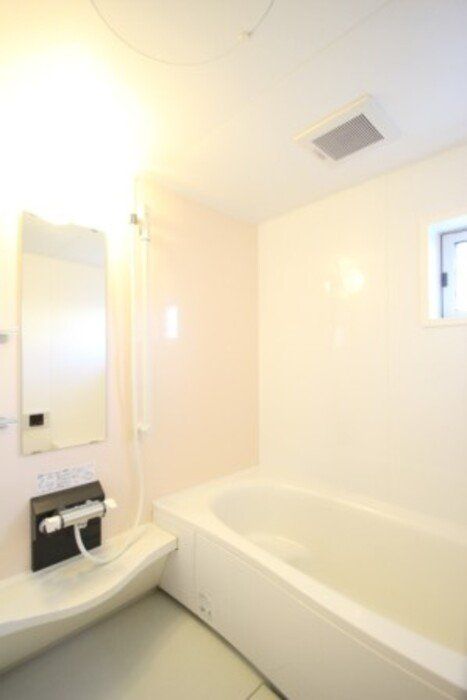 バス・シャワールーム　※別部屋参考写真となります。