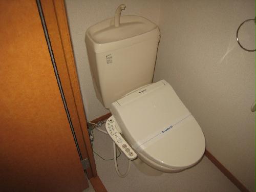 トイレ　温水洗浄便座
