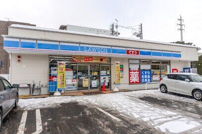 コンビニ　ローソン札幌美園8条七丁目店（コンビニ）まで147m