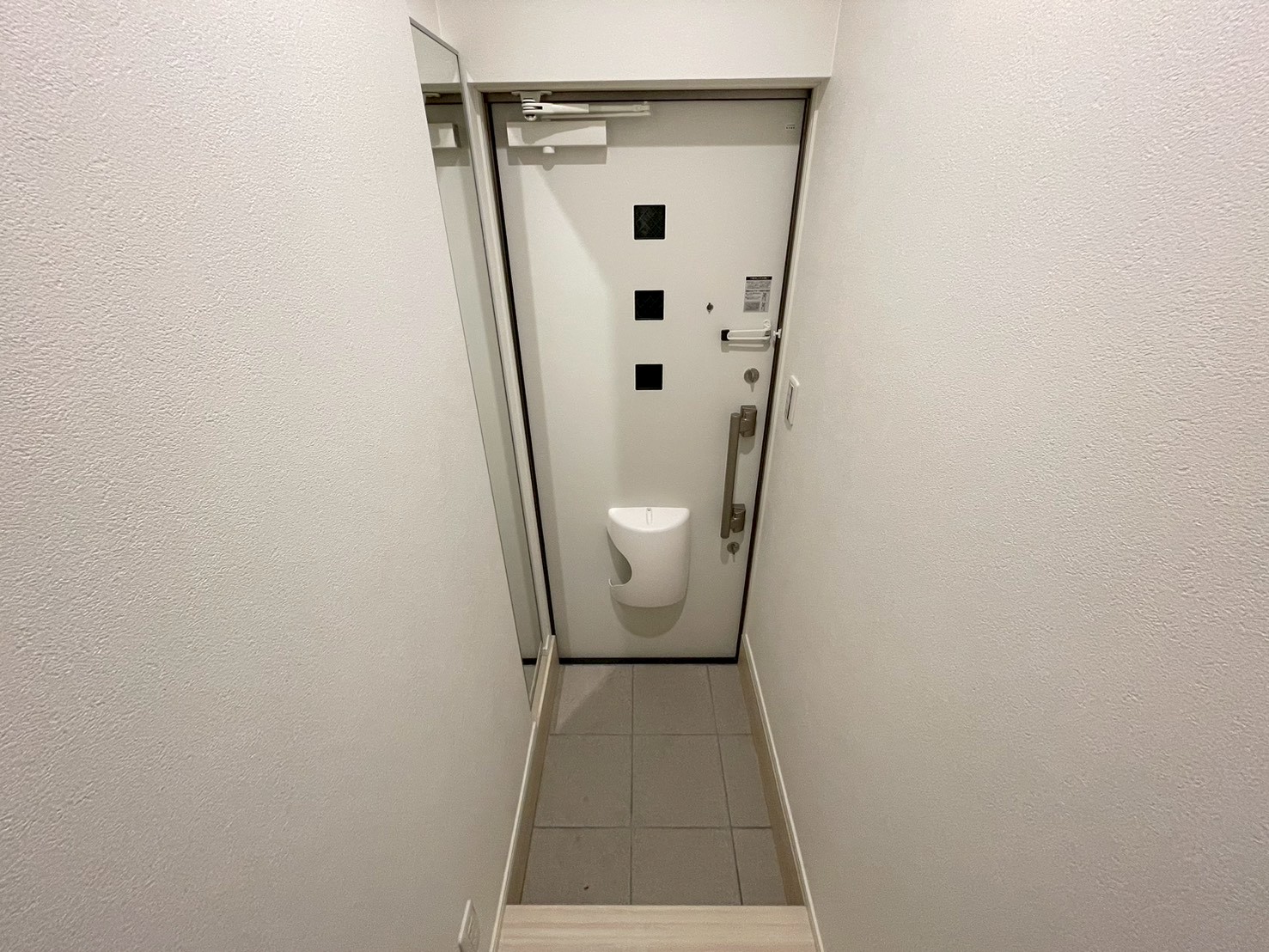 玄関　※写真は同施工会社の別物件のものとなります。ご参考ください。