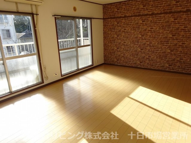 居室・リビング　LD約12.7帖