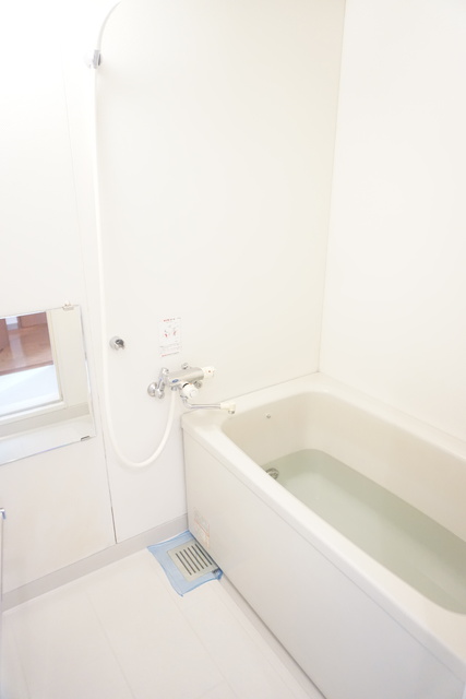 バス・シャワールーム　追焚給湯付きのバスルームです☆