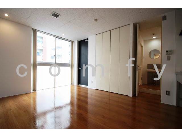 居室・リビング　開放感のある洋室