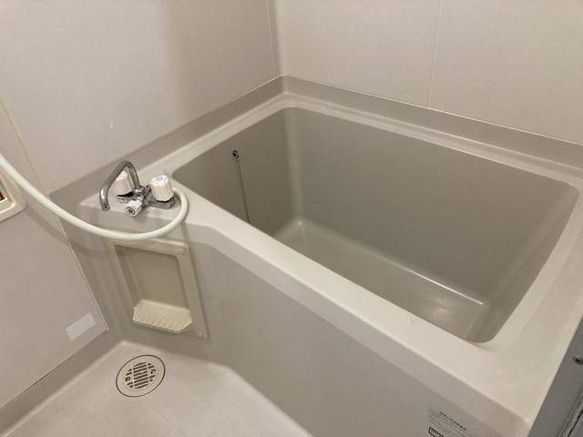 バス・シャワールーム　洗濯機を置くスペースです。