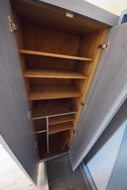 玄関　お問い合わせはタウンハウジング調布店まで