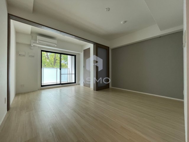 居室・リビング　同マンション別部屋参考写真