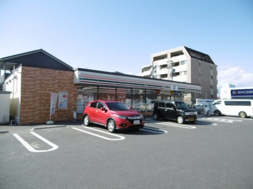 コンビニ　セブンイレブン勢子坊3丁目店（コンビニ）まで634m