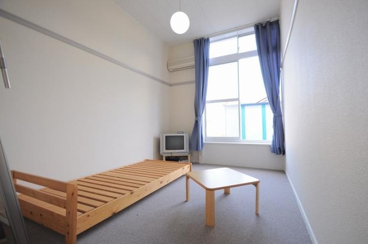 コンビニ　ファミリーマート　中之町店（コンビニ）まで400m