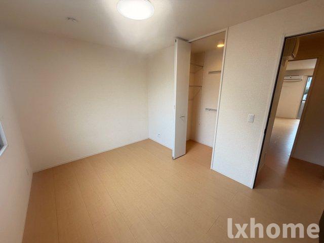 居室・リビング　個人の部屋や寝室として使える洋室です