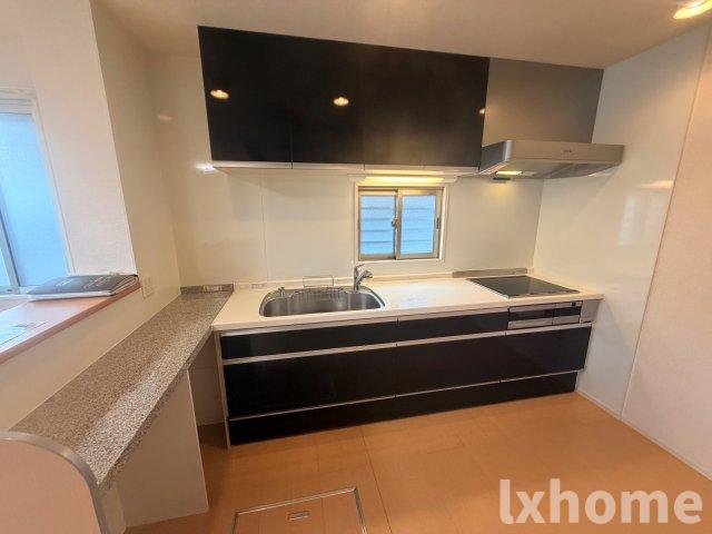 キッチン　コンパクトなキッチンで掃除もラクラク