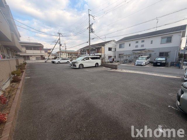 駐車場　車をお持ちの方に嬉しい駐車場付きの物件です