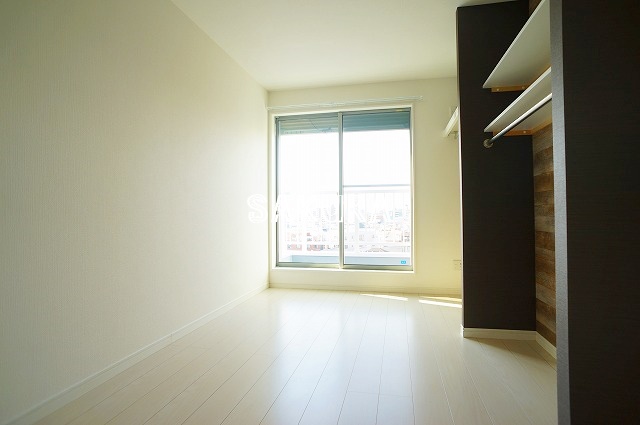 居室・リビング　開放感のあるゆったりとしたお部屋です♪