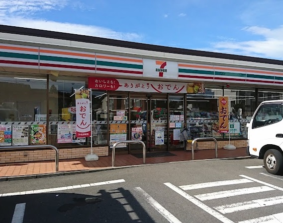 コンビニ　セブンイレブン 東村山恩多町3丁目店（コンビニ）まで739m