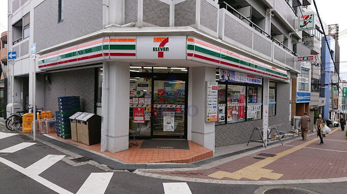 コンビニ　セブンイレブン 吹田千里山西5丁目店（コンビニ）まで268m