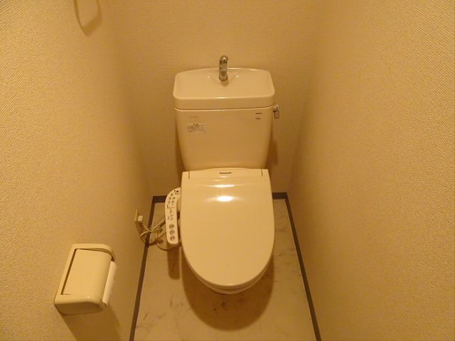 トイレ　清潔感のあるトイレです