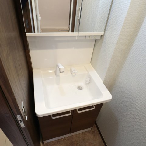 洗面設備　身支度に欠かせない独立洗面台♪