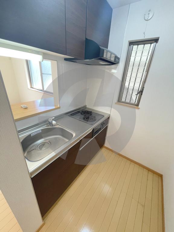 キッチン　同仕様ですが窓はありません