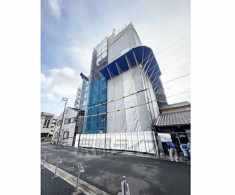 建物外観　・建築中