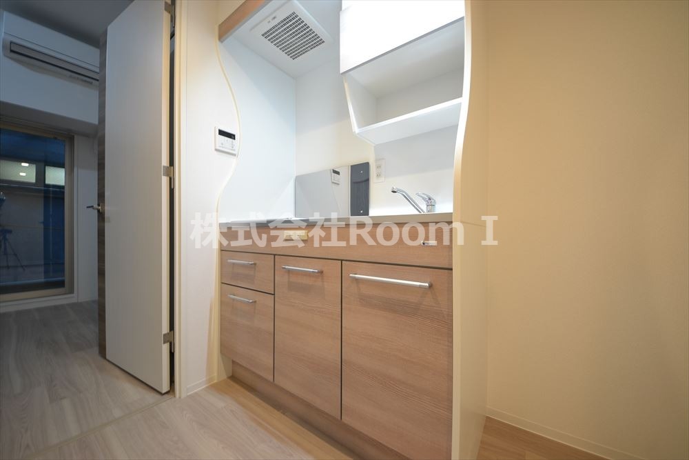 キッチン　コンパクトなキッチンで掃除もラクラク