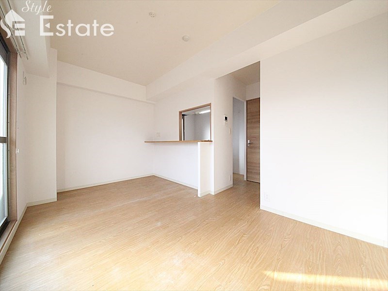 居室・リビング　内装