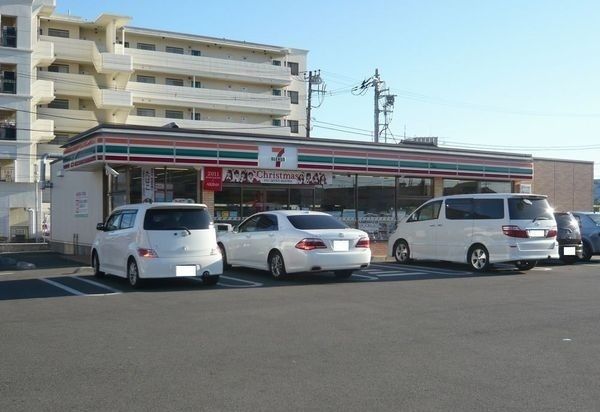 コンビニ　セブンイレブン東金南上宿店（コンビニ）まで950m