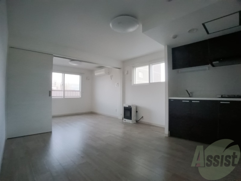 居室・リビング　広くてきれいなリビングです！快適に過ごせそうですね。