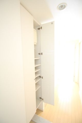 玄関　（別タイプ参考写真）プリムヴェール西尾久メゾンB　荒川区西尾