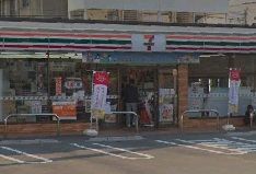 コンビニ　セブン-イレブン 大阪長吉長原東１丁目店（コンビニ）まで242m