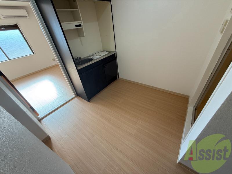 居室・リビング　．