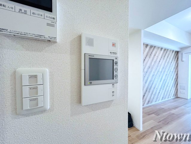 セキュリティ　モニター付きインターホンです。