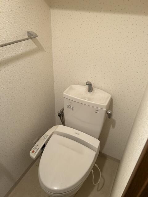 トイレ　★ウォシュレット付の清潔感のあるトイレです★