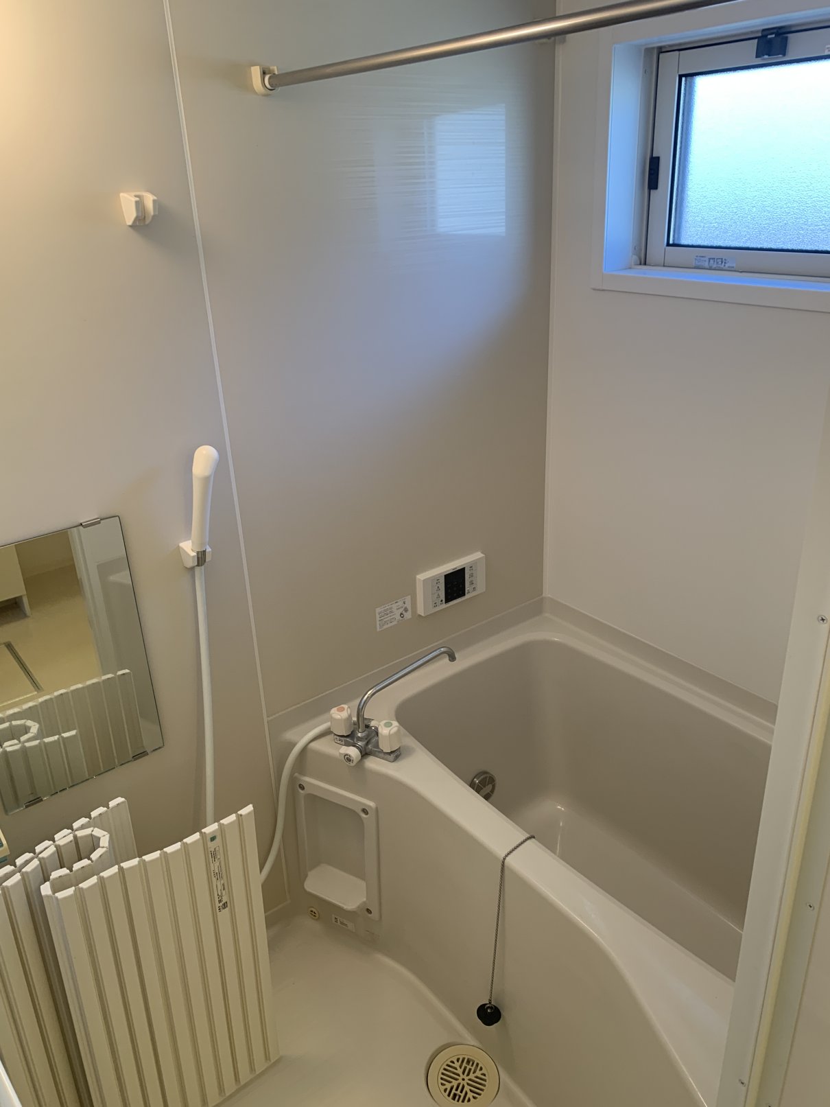 バス・シャワールーム　追焚き・浴室換気乾燥機付お風呂　シャワー付