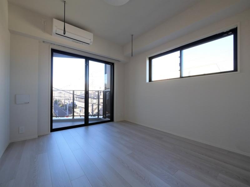 居室・リビング　☆明るい洋室☆