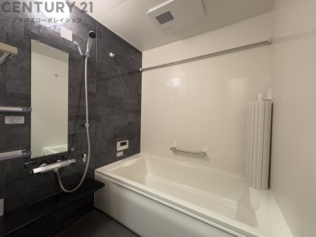 バス・シャワールーム　浴室乾燥、追い焚き機能付き